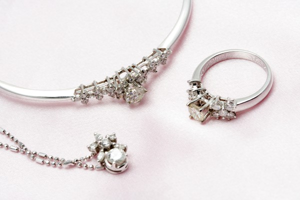 Can Sterling Silver Get Wet?