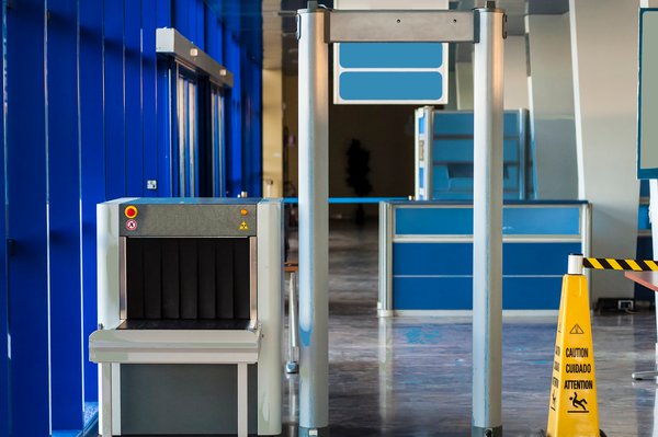 Will Jewelry Set Off a Metal Detector at the Airport?