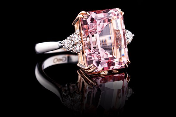 Morganite vs Moissanite: The Battle of Gemstones