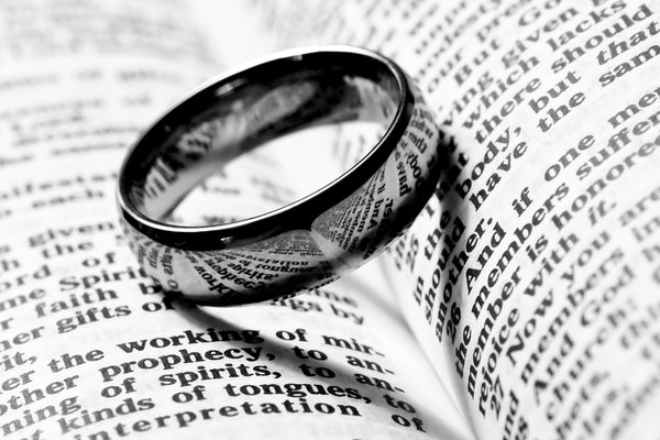 Black Zirconium vs Titanium Rings: Which One Should You Choose?