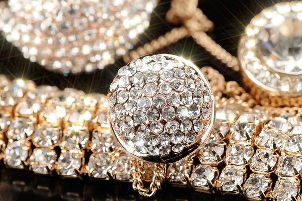 Can Cubic Zirconia Take Heat?